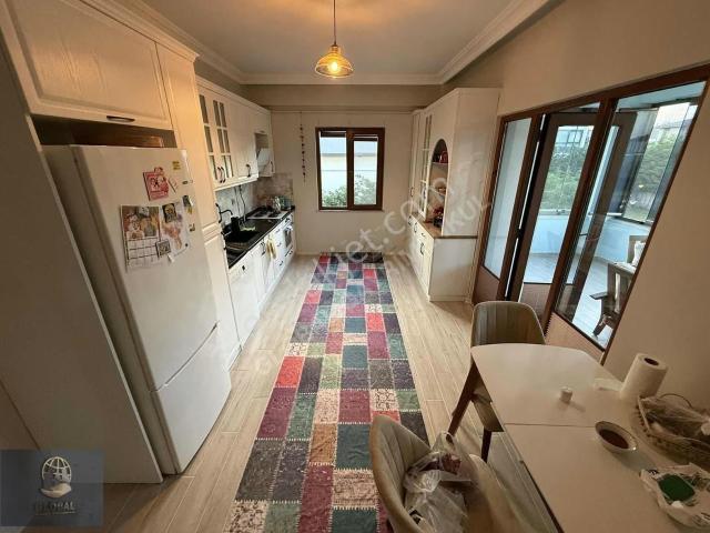 Önerler Site İçi3+1 Arakat 175m2 3yaş Ebeveyn Giyinme Odalı