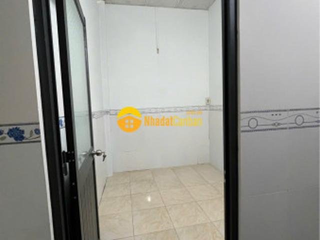 Ông bà về quê nên bán căn nhà 71m2 ở xã tân hiệp hóc môn giá 930 triệu