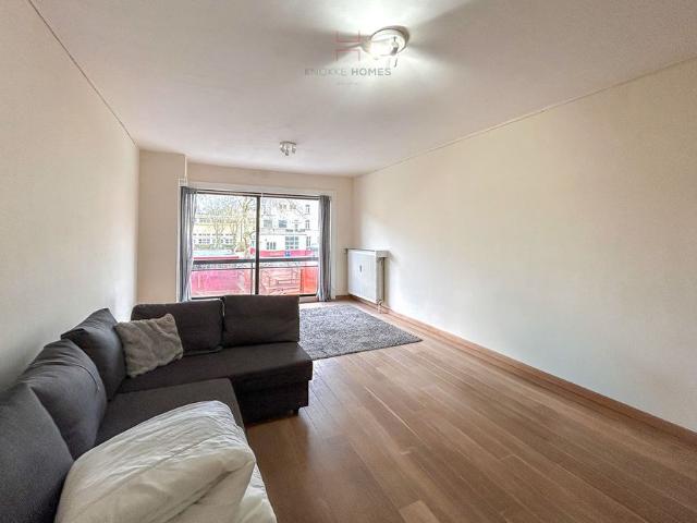 Ongemeubeld twee slaapkamer appartement in de Piers De Raveschootlaan te Knokke