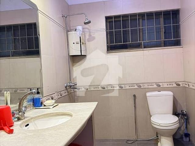Upper Portion Available For Rent In Model Town