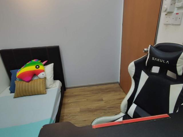 ONLY Suria Jaya e SOFO Fully Furnished Single Air cond Room For Rent 冷气房出租