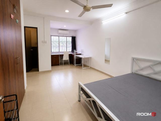 Only 400m to USJ 21 LRT | Fully Furnished USJ Room with Private Bathroom