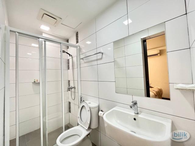 Only 5 mins walk to BRT Room at PJS 8 Bandar Sunway near to Sunway Pyramid