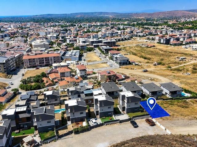 Önü Kapanmaz, Panoramik, Akarca ve Sığacık Manzaralı Arsa