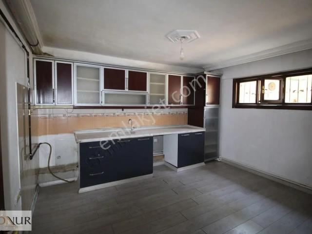 Onur Emlak Hanaybaşı Mah.umut Evi Yakını 2+1 Kiralık Bodrum Katı