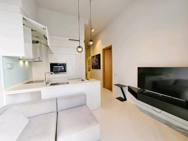 Onze @ Tanjong Pagar Apartment For Sale, $1,330,000, 2 Bed 1 Bath 570 sqft $2,333.00 psf