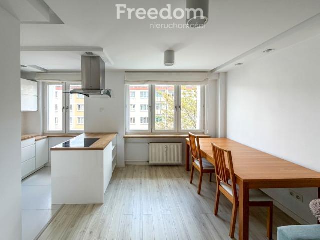 Os. Piastowskie 43,70 m², Poznań