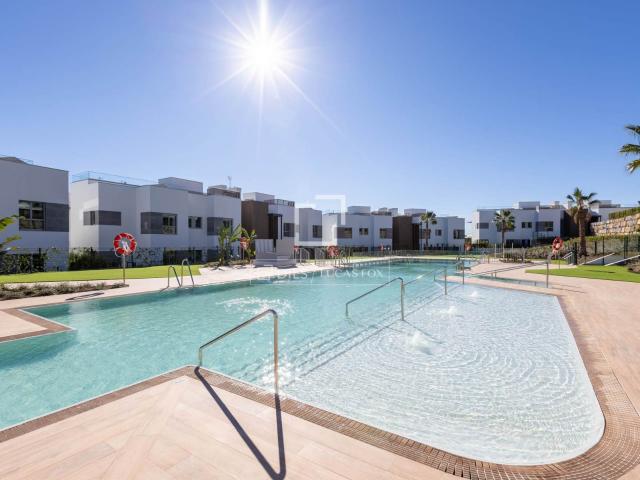 Os presentamos un exclusivo apartamento en Santa Clara Homes. 150m² Marbella