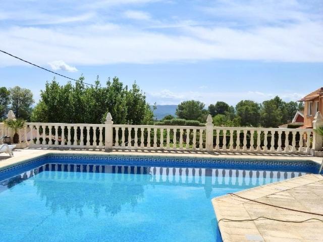 Os presento esta magnífica vivienda, con unas vistas increíb. 212m² Moixent