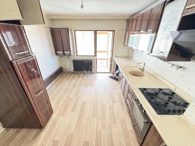 Osmangazi Cadde Üzeri Geniş Aileler İçin Kiralık 5+1 Dublex