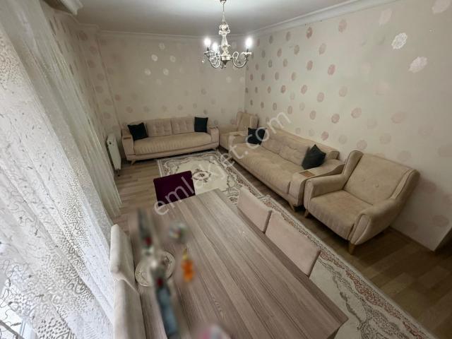 Osmangazi Mahallesi Merkezi Konumda Kullanışlı Satılık 3+1 Daire