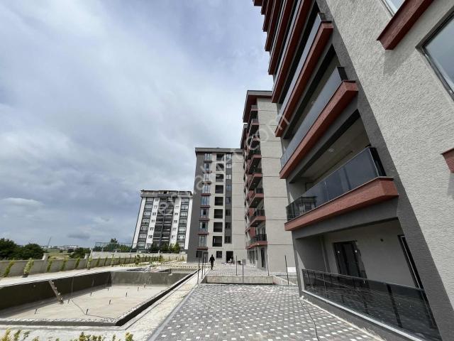 |osmanl|acil Avm Bölgesi Site İçinde E.banyolu 130m2 Satılık 3+1
