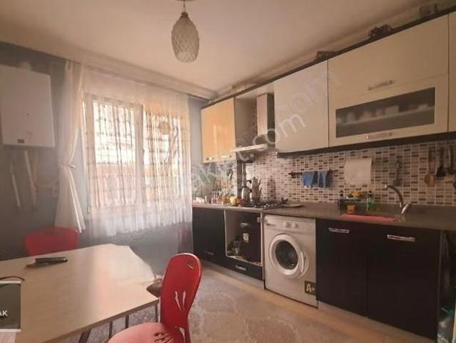 Osmanyılmaz Mah Ferah Site İçerisinde E5'e Yakın Temiz 2+1 Daire