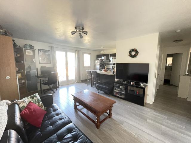 OSNY PROCHE CENTRE VILLE/GARE APPARTEMENT 2 PIECES PARKING