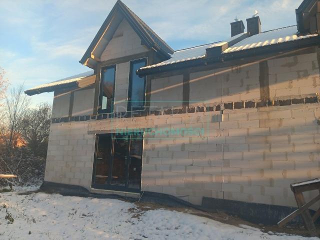 Dom w wysokim standardzie na dużej działce 800m2, 4 pokoje