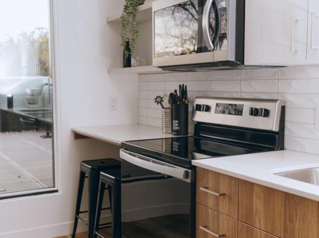 Osborn 1 Bedroom Apartment for Rent at 456 Gertrude Ave, Winnipeg, MB R3L 2J6 Mcmillan