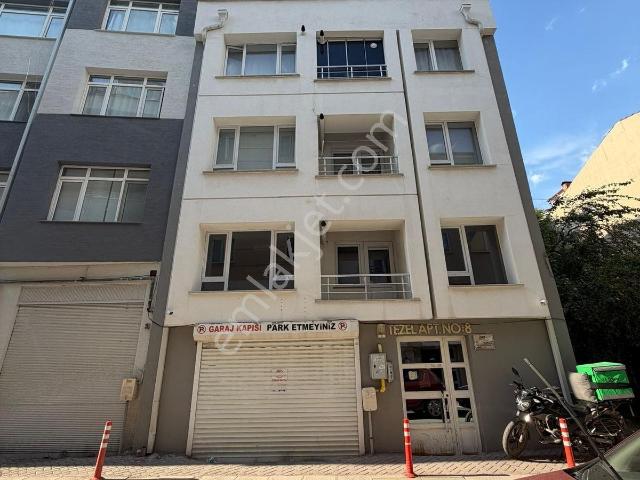 Oscar'dan Sakarya Caddesi Yakını Asansörlü Balkonlu 2+1