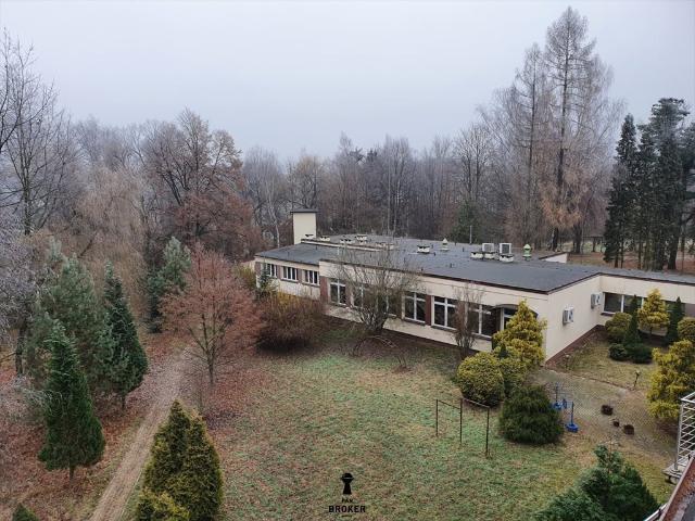 Osieczany, 2 900 m2