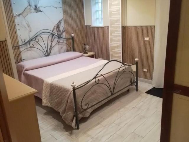 Ospedale buccheri la Ferla 3 vani arredato indip