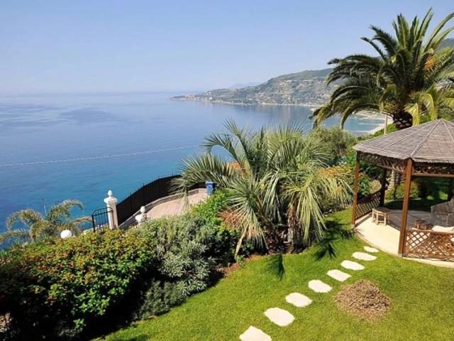 OSPEDALETTI Villa jumelée 8 pièces 270 m2