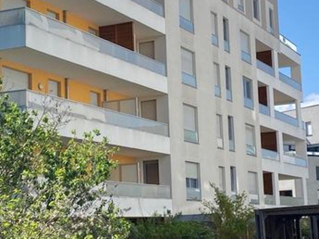 OSTWALD Très beau 3P en rez de jardin avec parking
