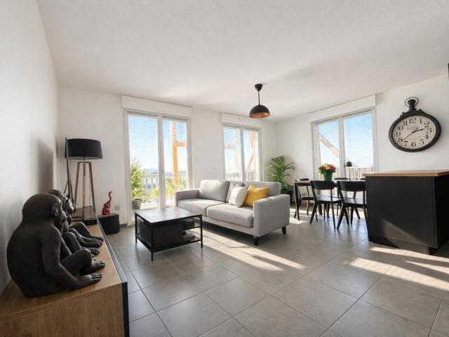 Ostwald 67540 En étage élevé, appartement 4 pièces de 76 m2 avec terrasse, cave et parkings