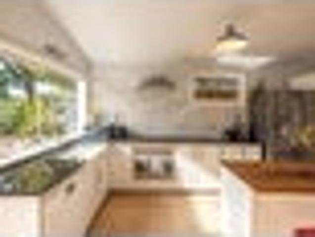 Ostend, 3 bedrooms, $950 pw