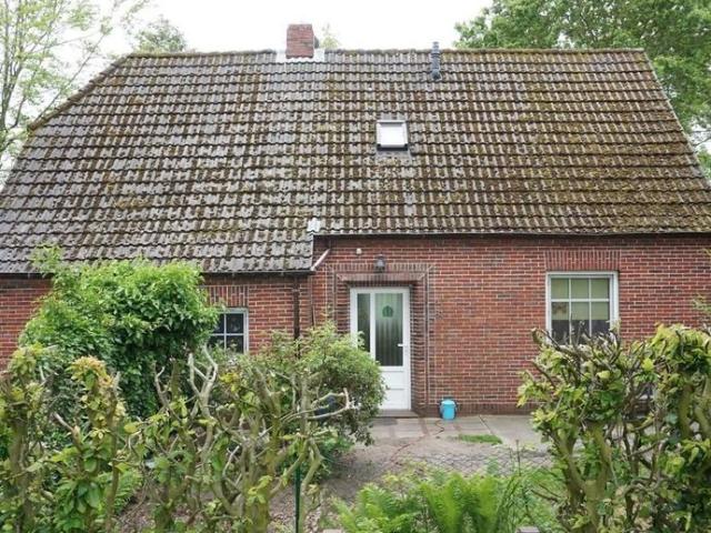 Ostfriesisches Landhaus an einer alten Allee keine Käuferprovision