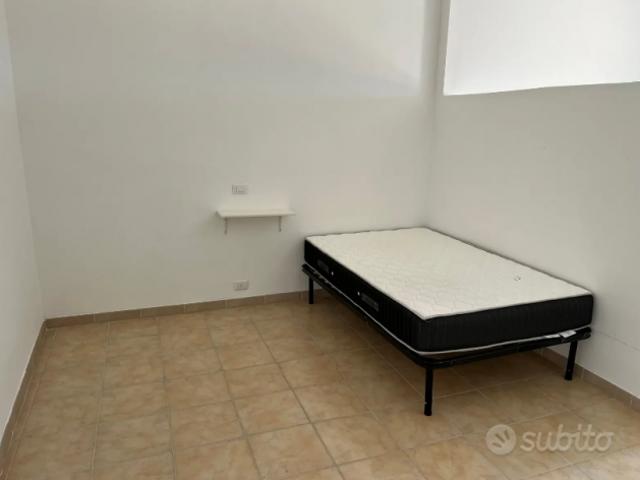 OSTIA TRILOCALE ARREDATO CON BALCONE