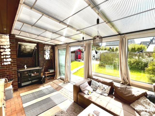 OSTSEE KAUF/BEI HEILIGENHAFEN/BUNGALOW, Wintergarten / 8 Gehmin. zum Strand / 2 Stellpl. €135.000