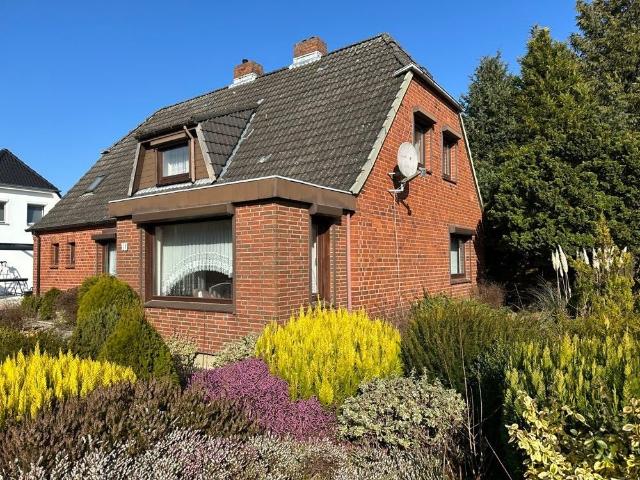Ostseenahes Einfamilienhaus zum Herrichten in ruhiger Lage