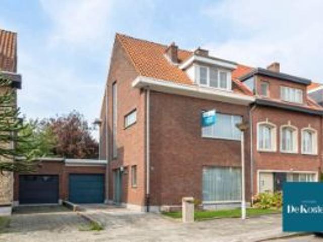 Op te frissen ééngezinswoning met zuidwest tuin