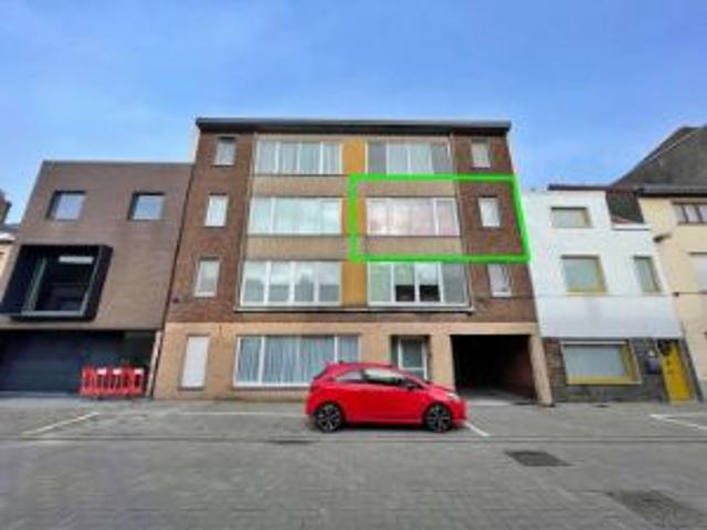 Op te frissen en energiezuinig appartement met terras te.