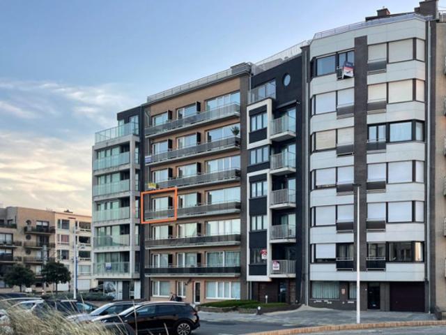 Op te frissen 2 slpk appartement op toplocatie!