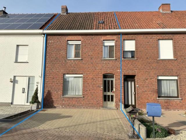 Op te knappen woning op rustige ligging!