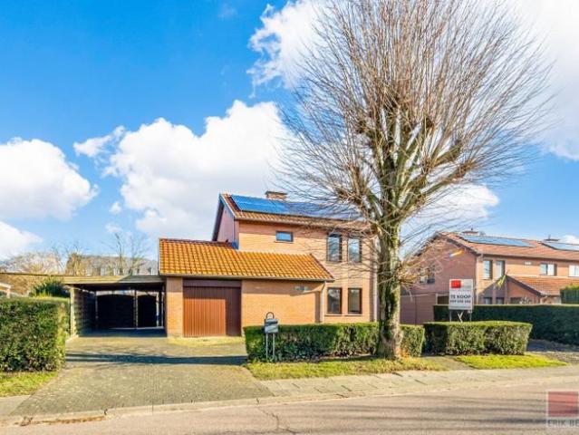 Op een rustige locatie nabij de kern van Gellik, vrijstaa.