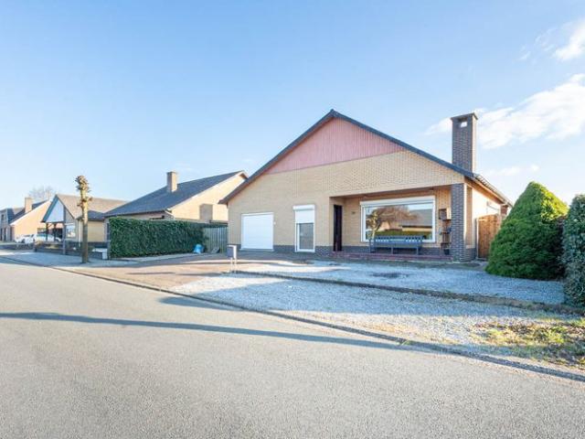 Op mooie locatie, 3 slaapkamers, Zuid gerichte oriëntatie