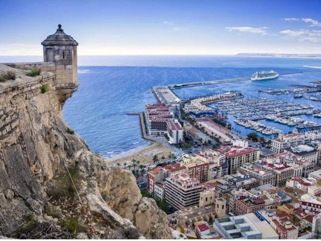 OPORTNIDAD DE COMPRA CON PLAZA DE GARAJE EN ALICANTE