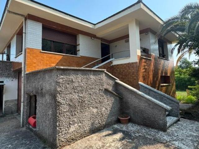 OPORTUNIDA CASA CON FINCA AL LADO DE VILLAVICIOSA
