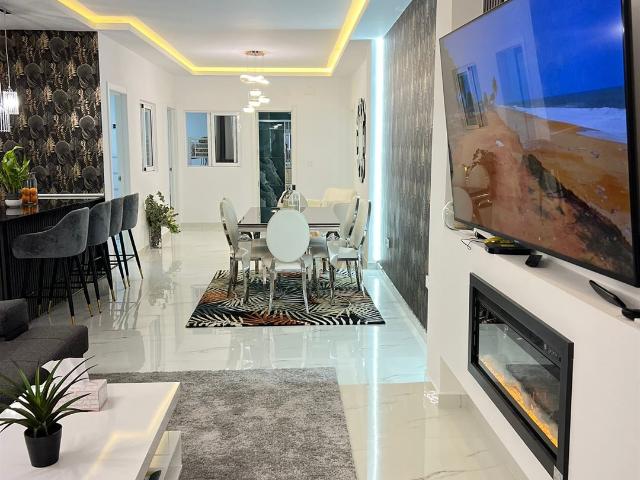 Oportunidad 2 En 1 En Torrevieja – Dos Viviendas Reformadas. 190m² Torrevieja