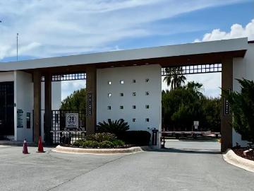 Oportunidad Única: Terreno en VENTA en Esquina frente a Área Verde en Misiones VI al Nte de Saltillo