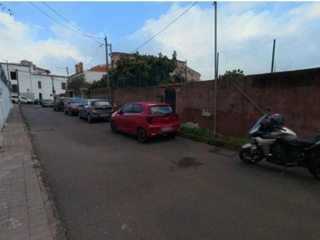 ¡OPORTUNIDAD ÚNICA! Terreno Urbano de más de 1.000 m2 en el Corazón de Teror