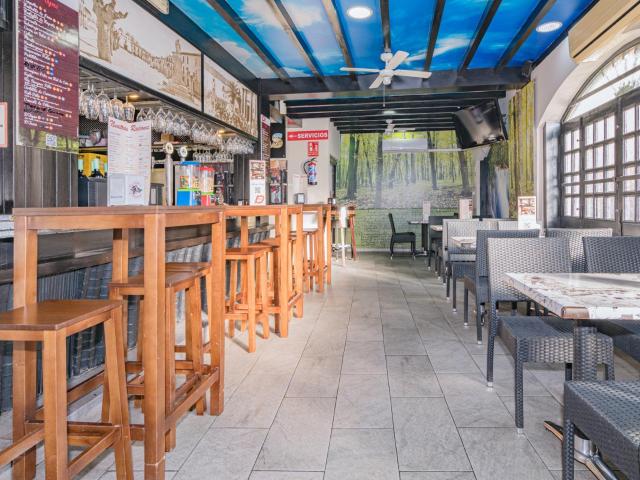¡Oportunidad única! Tu propio mesón cafetería en una ubicación privilegiada