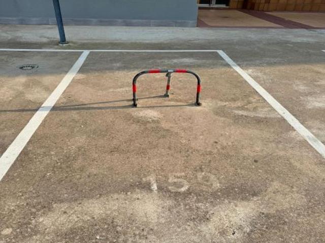 ¡Oportunidad única! Venta de 9 plazas de parking en la exclusiva urbanización Canales de Veneziola e
