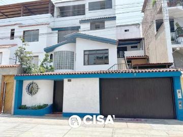 Oportunidad Única venta de amplia casa en la urbanización Monterrico