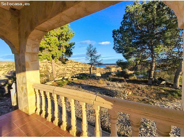 ¡OPORTUNIDAD ÚNICA! VENTA DE PRECIOSO CHALET EN CREVILLENT