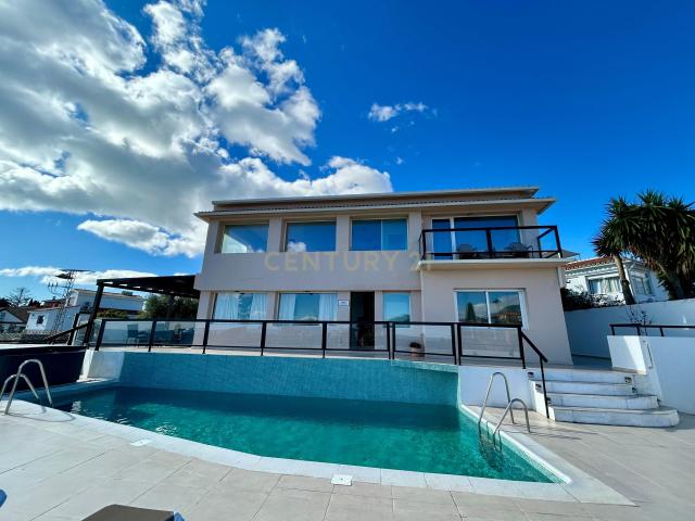 ¡Oportunidad Única! Villa de Lujo con Vistas al Mar en Torreblanca, Fuengirola