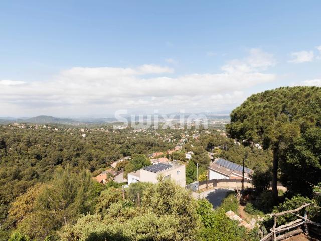 ¡Oportunidad única! Villa moderna de excepción a menos de 30 minutos de Barcelona!