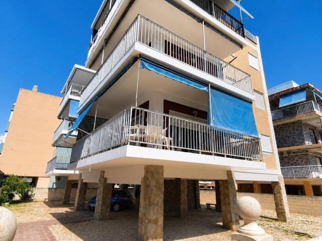 Oportunidad única: vistas al mar, parking y enorme potencial