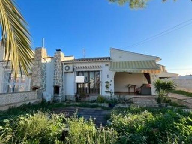 ¡Oportunidad única! Vive el sueño en esta vivienda en Aguas. m² Torrevieja